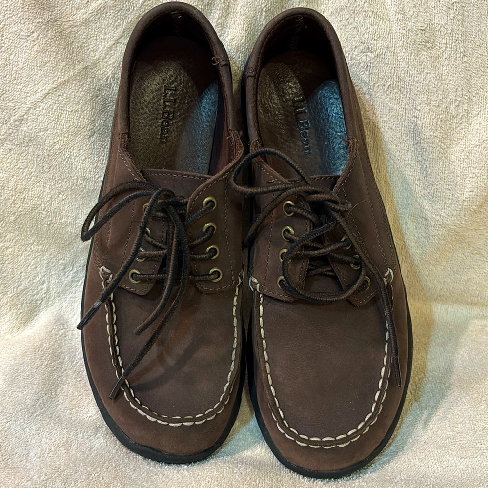 LL Beans boys brown leather shoes. New . Size 5 youth